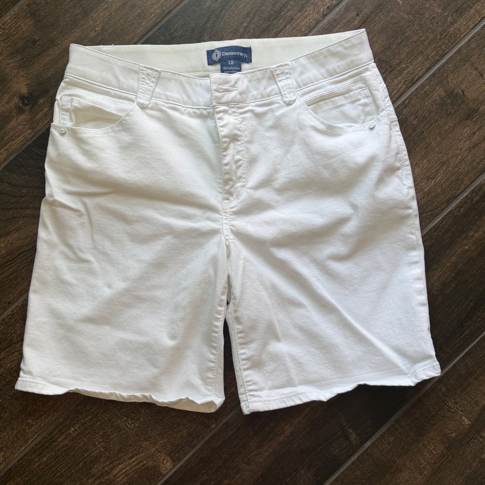 Democracy White Women's Bermuda Shorts